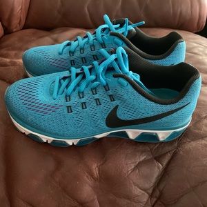 Nike Tailwind 8